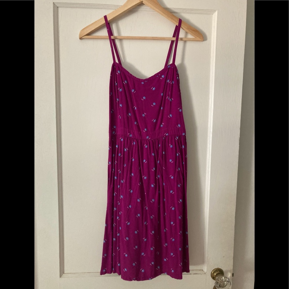 Fuchsia color Old Navy summer dress size small.